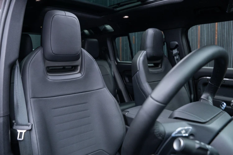 Vehicle Image 12