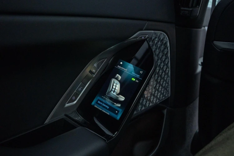 Vehicle Image 35