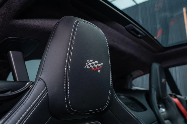 Vehicle Image 14
