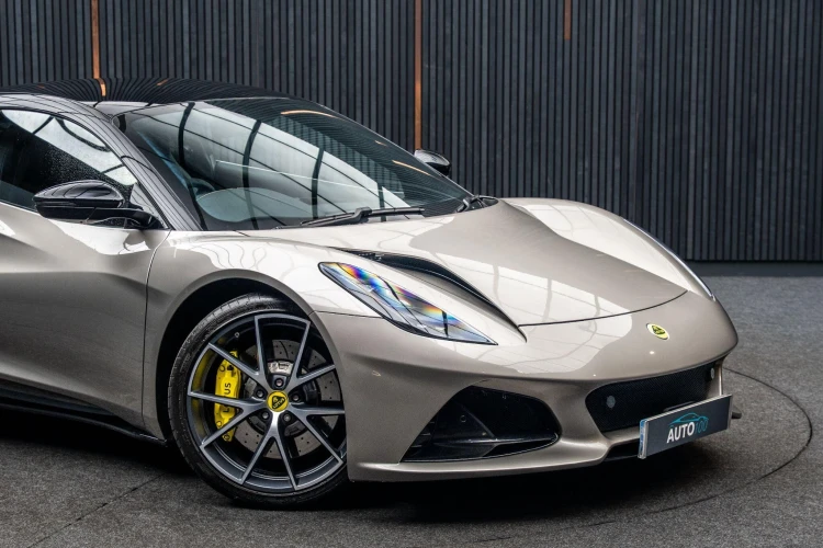 Vehicle Image 9