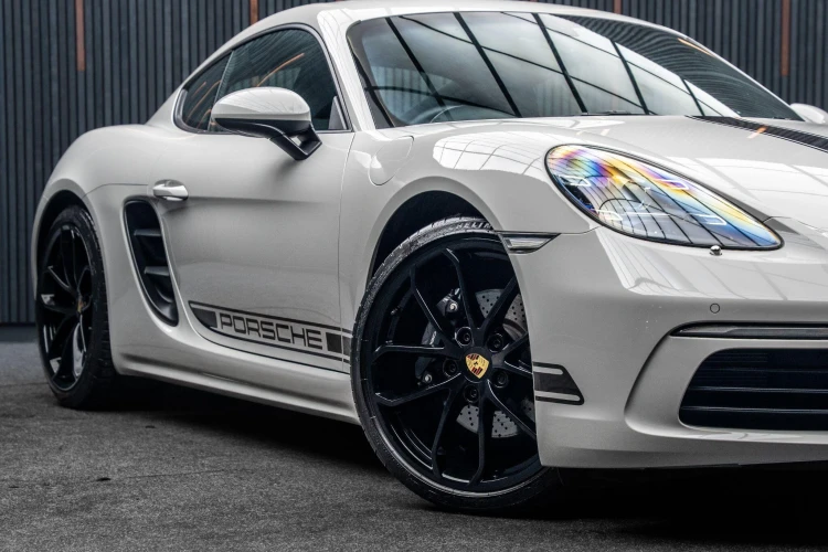 Vehicle Image 7