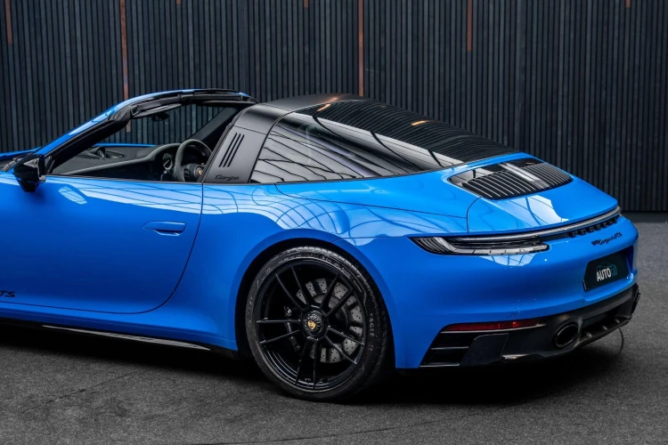 Vehicle Image 21