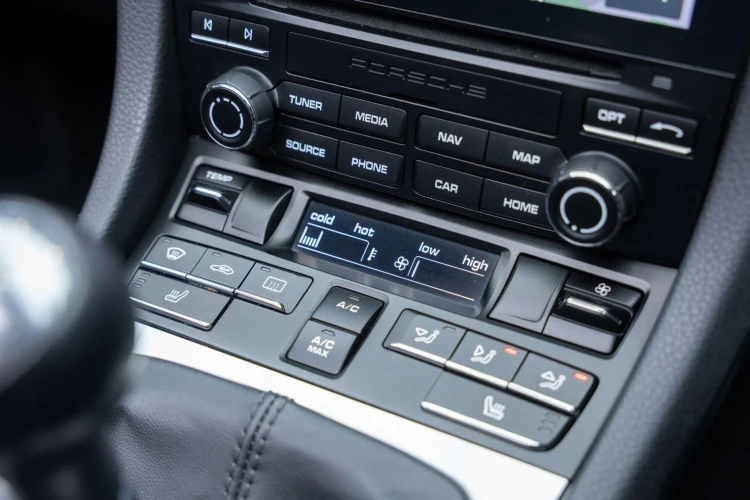 Vehicle Image 28