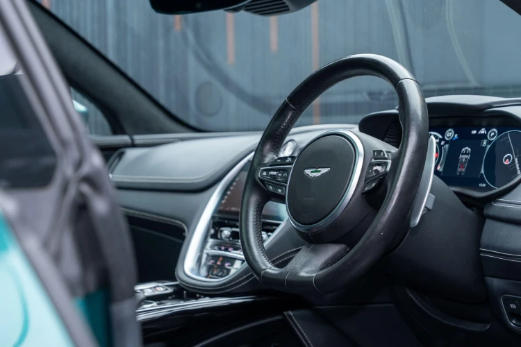 Vehicle Image 30