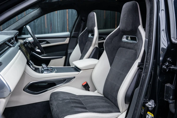 Vehicle Image 38
