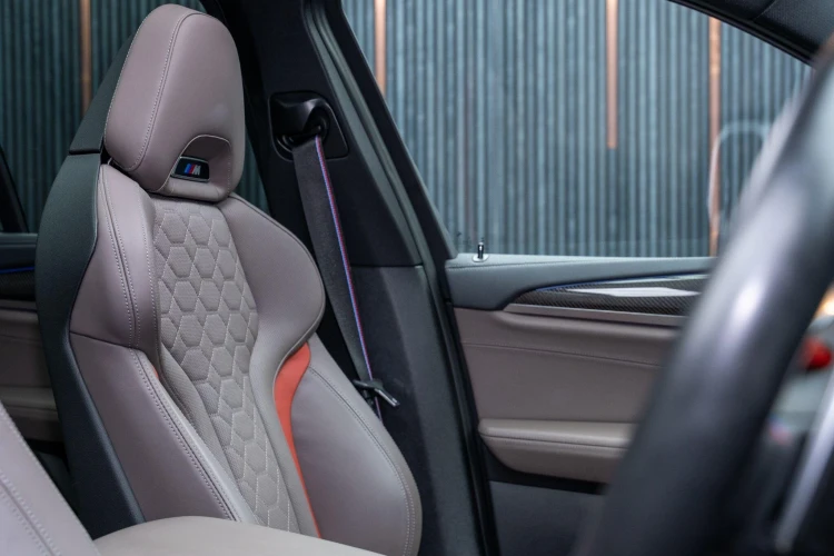 Vehicle Image 36