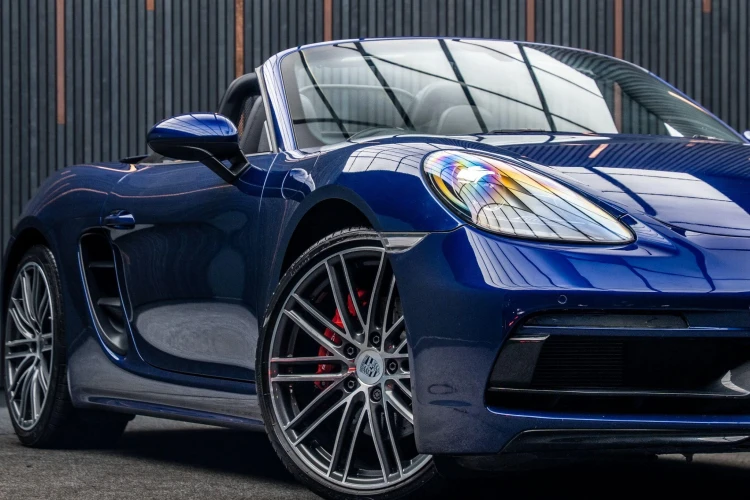 Vehicle Image 9