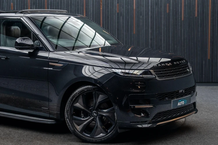 Vehicle Image 9
