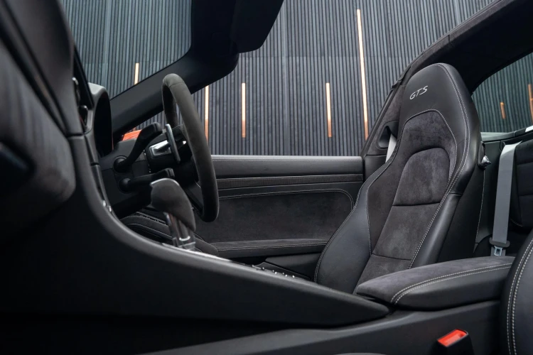 Vehicle Image 39
