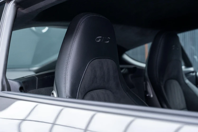 Vehicle Image 26