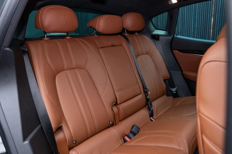 Vehicle Image 15