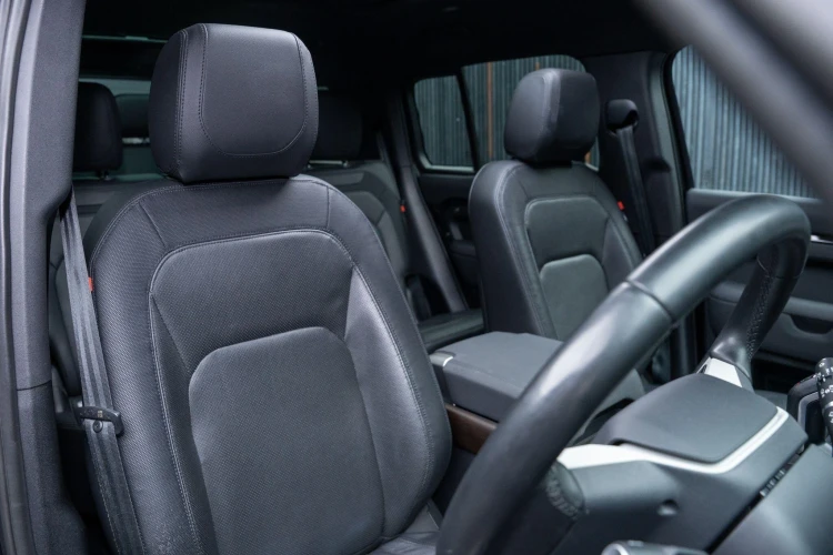 Vehicle Image 12