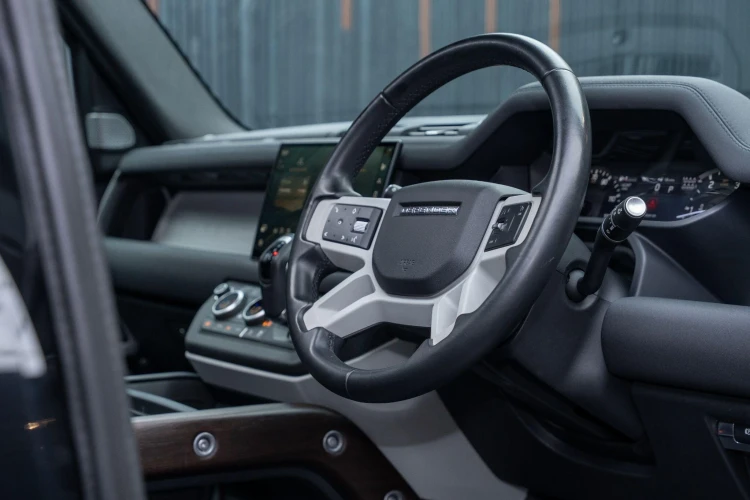 Vehicle Image 21