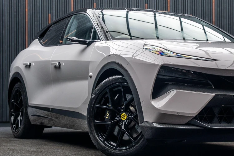 Vehicle Image 7