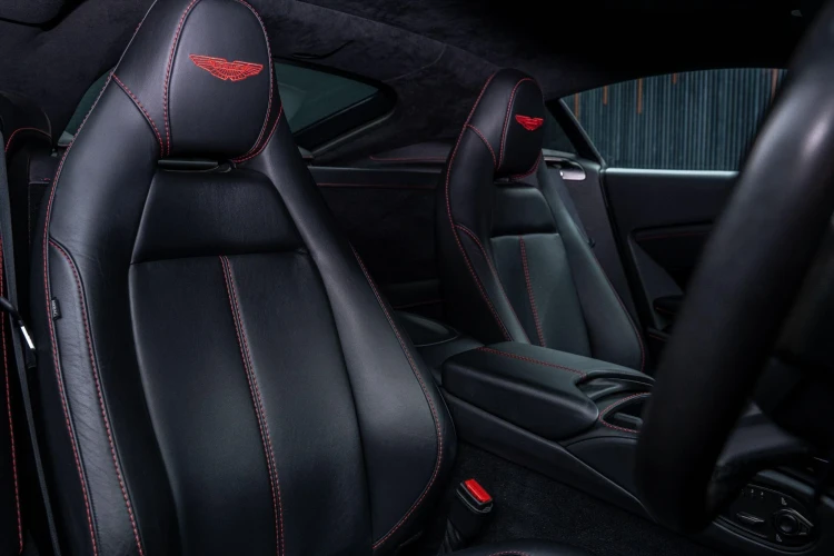 Vehicle Image 12