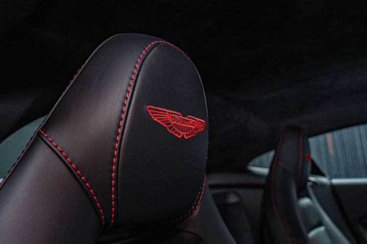 Vehicle Image 14