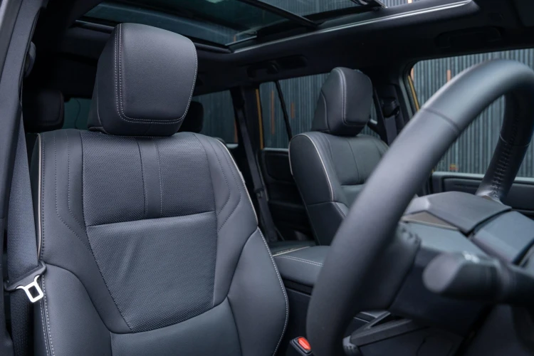 Vehicle Image 12