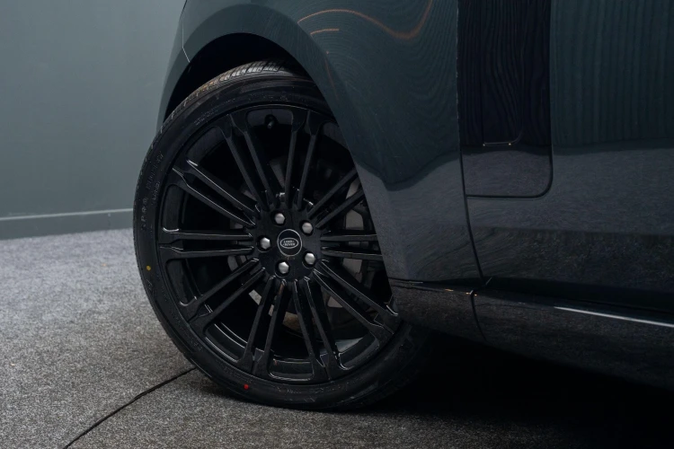 Vehicle Image 13