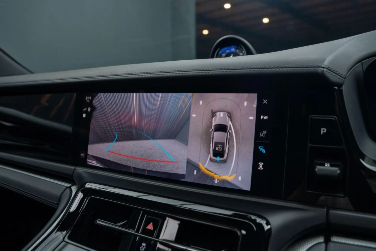 Vehicle Image 10