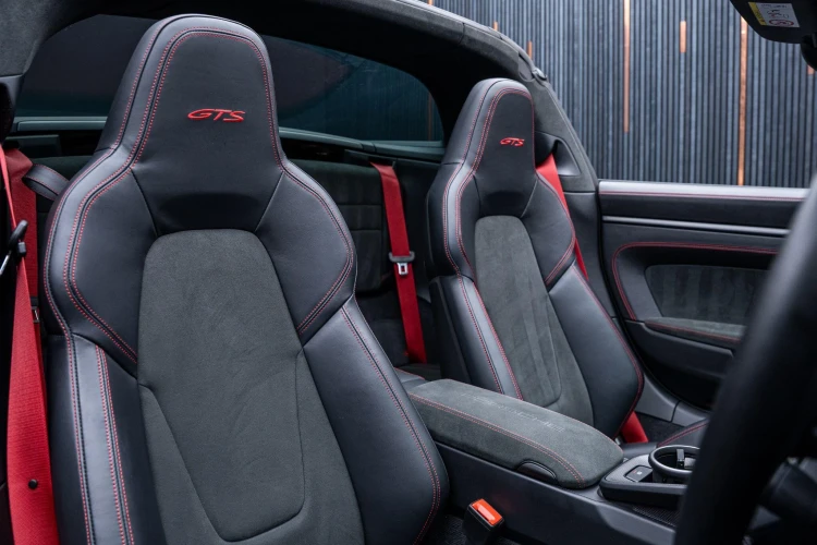 Vehicle Image 12