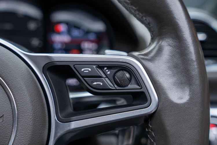 Vehicle Image 35