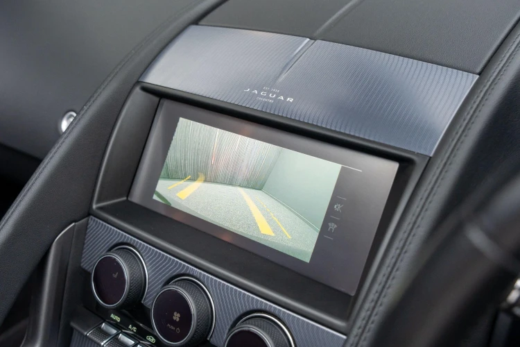 Vehicle Image 8