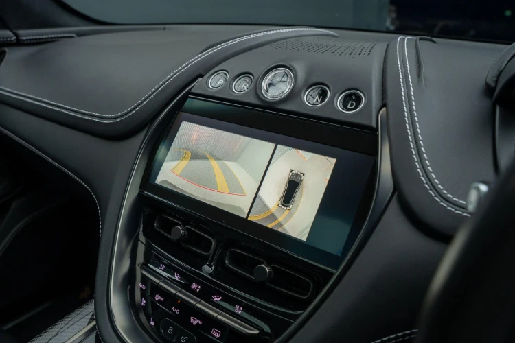 Vehicle Image 6