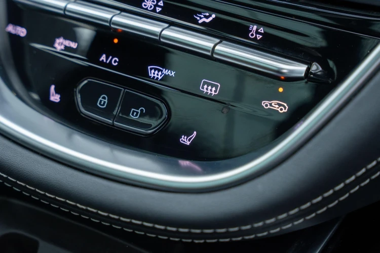 Vehicle Image 20