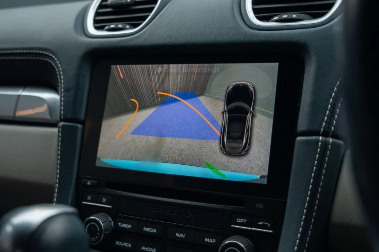 Vehicle Image 6
