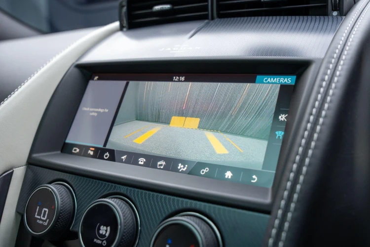Vehicle Image 8