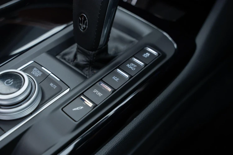 Vehicle Image 36