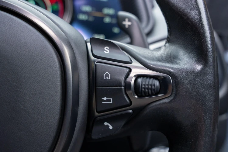 Vehicle Image 30