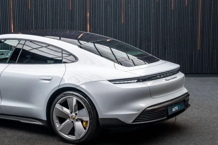 Vehicle Image 19