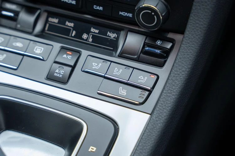 Vehicle Image 30