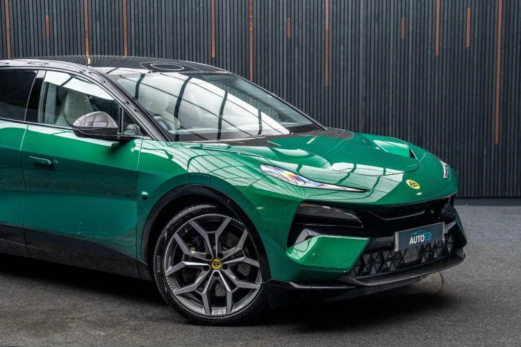 Vehicle Image 9