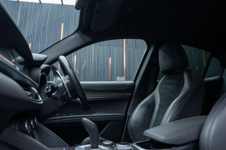 Vehicle Image 37