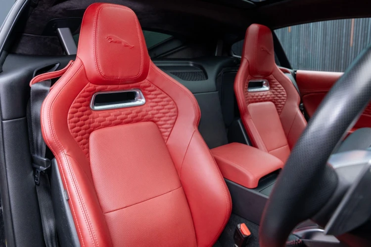 Vehicle Image 12