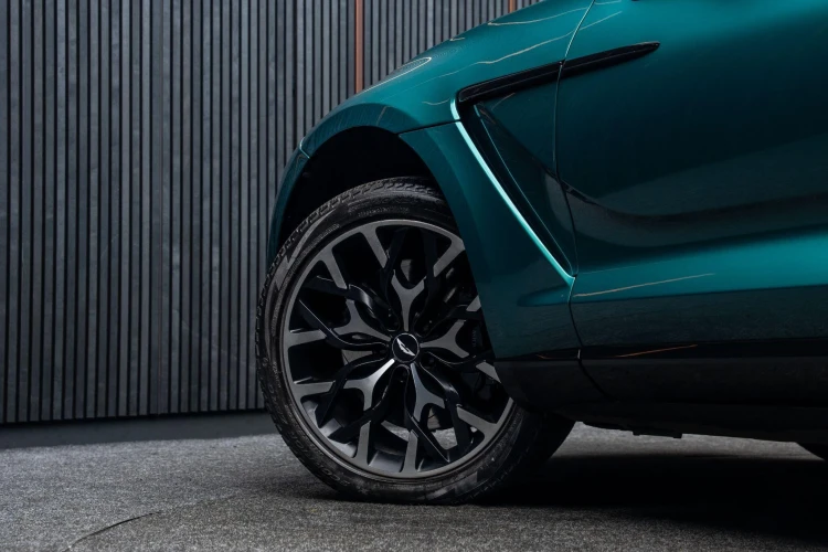 Vehicle Image 15
