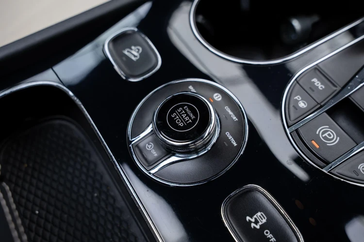 Vehicle Image 30