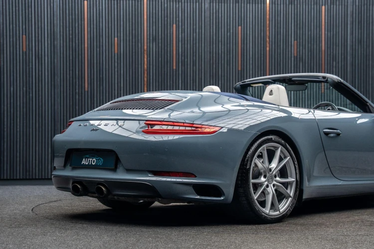 Vehicle Image 23