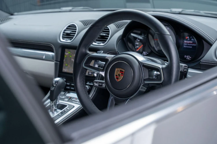 Vehicle Image 30