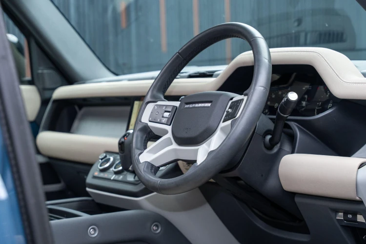 Vehicle Image 30