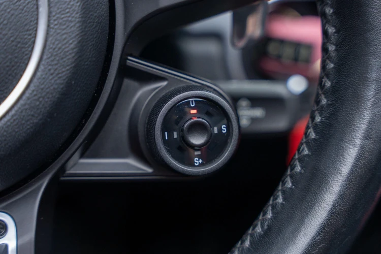 Vehicle Image 35