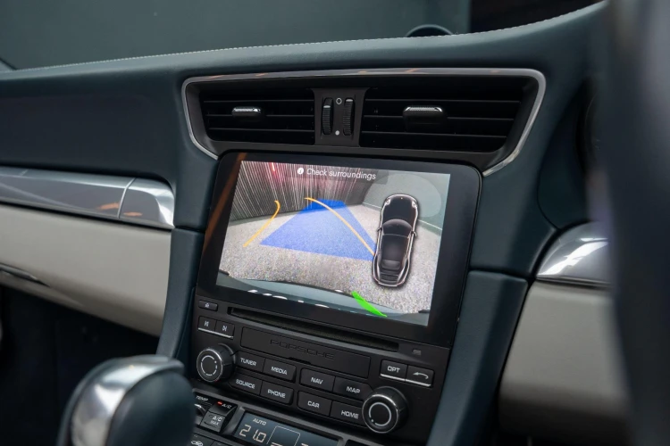 Vehicle Image 9