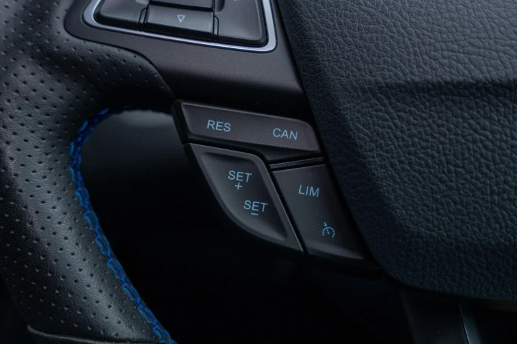 Vehicle Image 28
