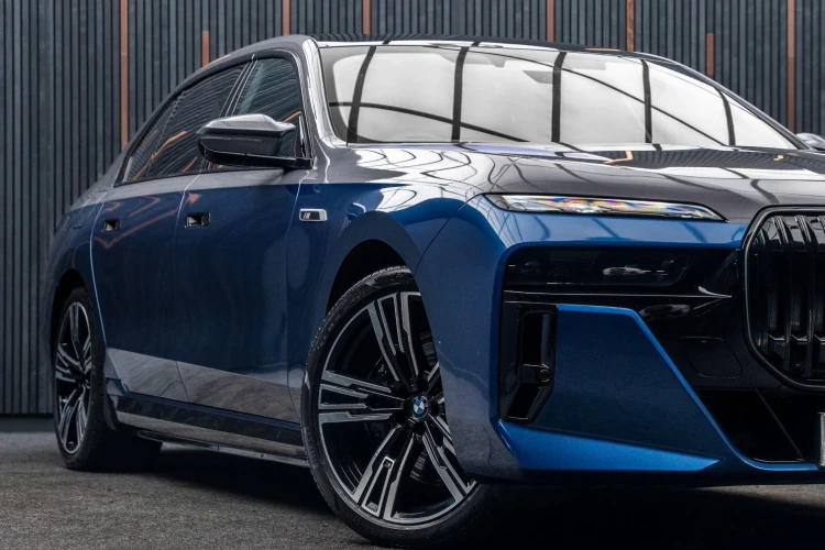 Vehicle Image 7