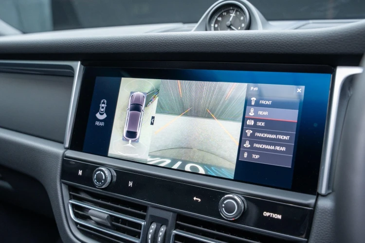 Vehicle Image 6