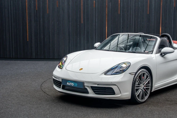 Vehicle Image 7