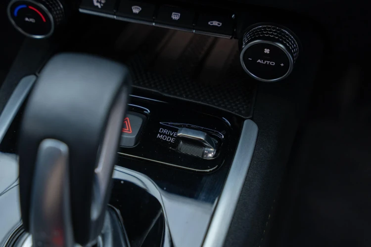 Vehicle Image 30
