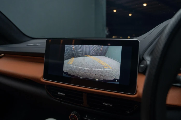 Vehicle Image 8